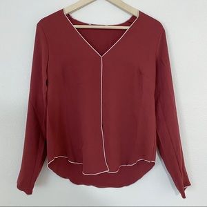 Rust white lined v-neck blouse top